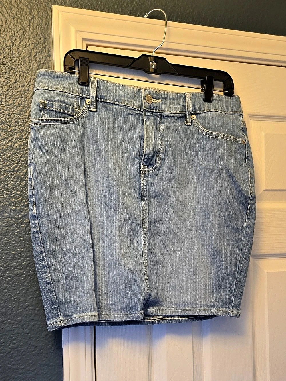 Torrid Pencil Denim Skirt Blue Size 10 Like New